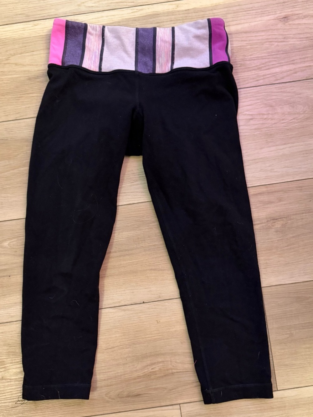 Lululemon Crop Leggings Size 6 | Black Cropped Yoga Pants Pink Purple Waistband